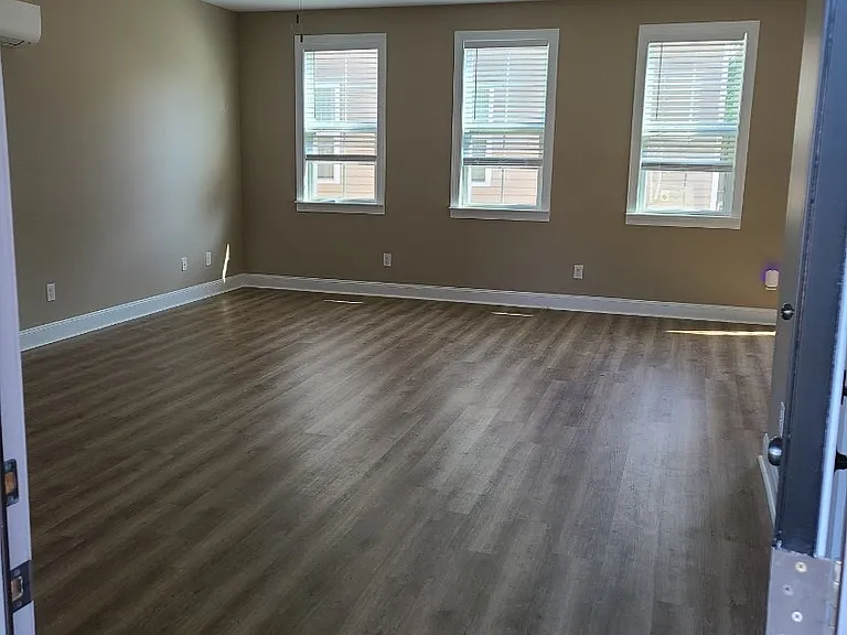 201 Tucker House Ln — Photo 6