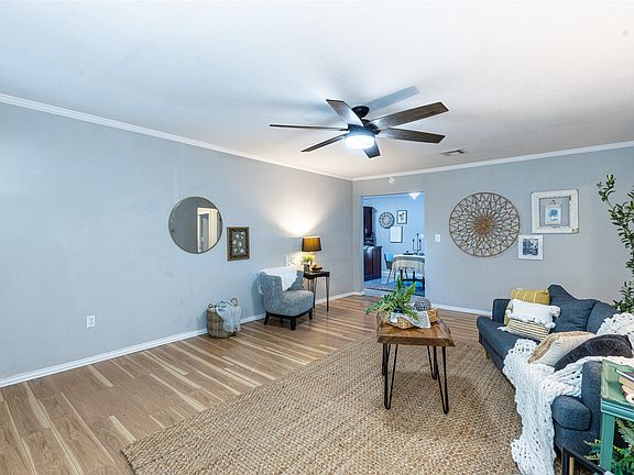 4th image of 411 N Rowe St