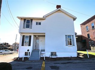 14 1/2 E Pike St, Houston, PA