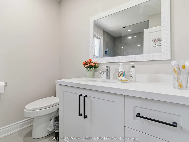 87 Marita Pl #MAIN UPPER FLR — Photo 19