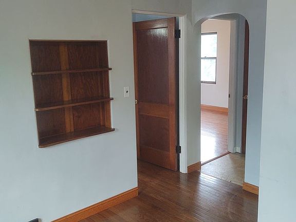 3rd image of 3221 18th Ave #1/2