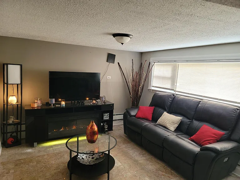 1673 N 40th Ave #G — Photo 6