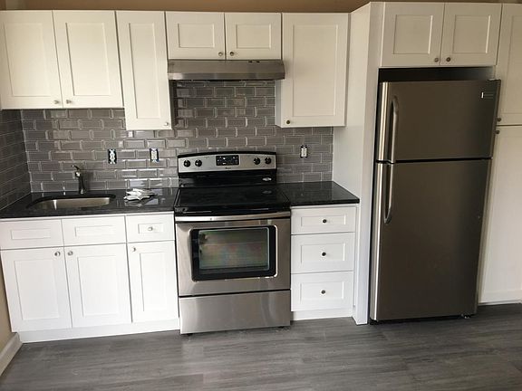 2nd image of 2849 S Iseminger St Floor 2