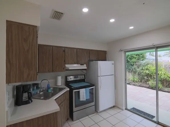 1956 Ridge Rd #1956, North Palm Beach, FL 33408