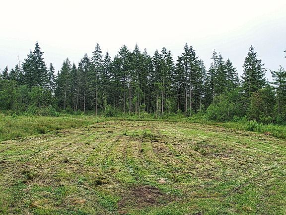 3rd image of 218 NE Camano Drive