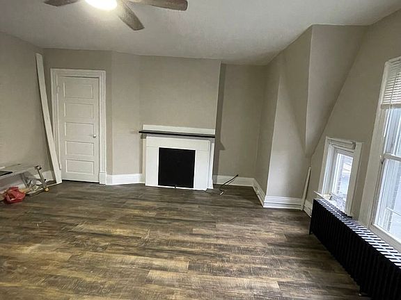 3rd image of 4822 Liberty Ave #10791700