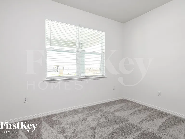 1622 Isleta Loop — Photo 13