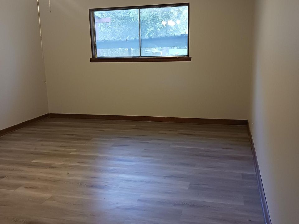 1st image of 111 Japonica Ln