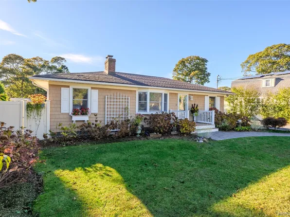 10 S Old Neck Road, Center Moriches, NY 11934