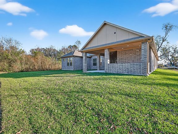 5th image of 350 Lakeland Cir