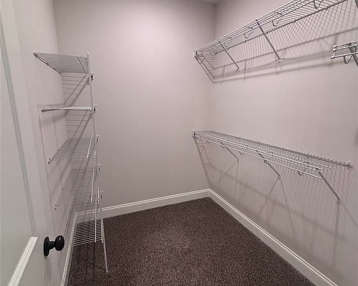 935 County House Ln — Photo 6