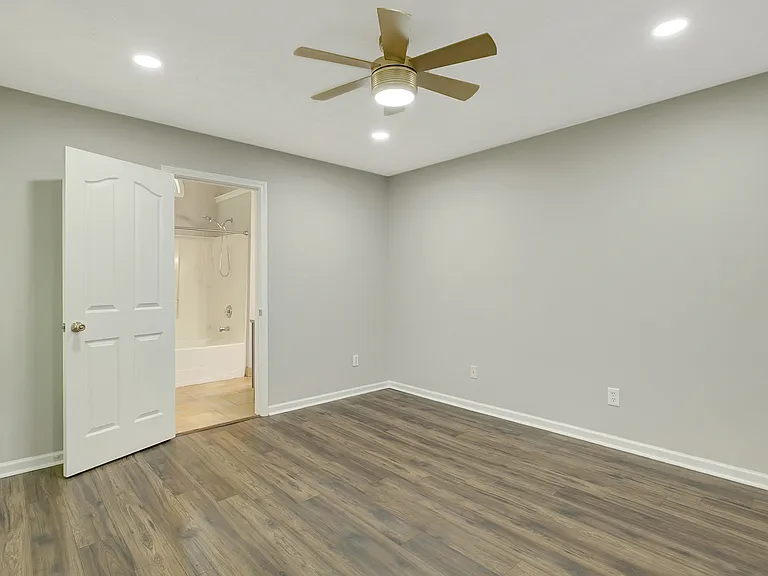 56 Pemberton Pl — Photo 23