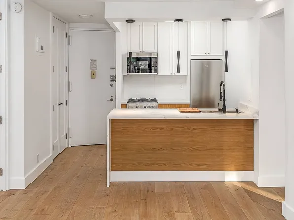 5 E 22nd St APT 27F, New York, NY 10010