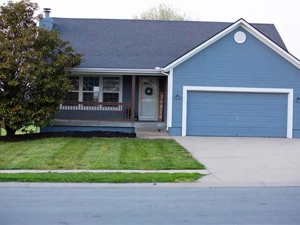 505 W 4th St, Wellsville, KS 66092