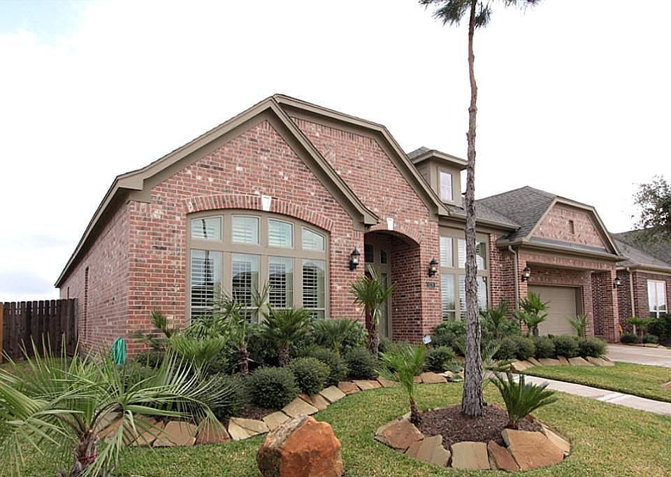 1st image of 8218 Groveland Hills Dr