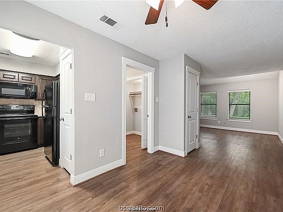 5th image of 2320 Jaguar Dr APT 305