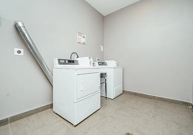 319 Melrose St #2A — Photo 11
