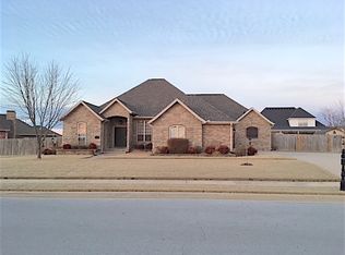 2106 SW Pinoak Ave, Bentonville, AR 72712