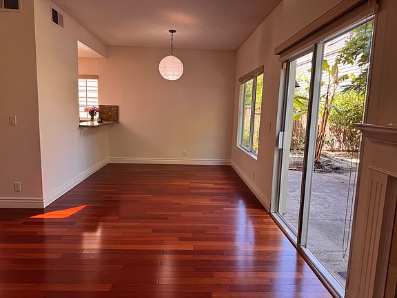 Brazilian cheery hardwood floor - Dining and breakfast nook area