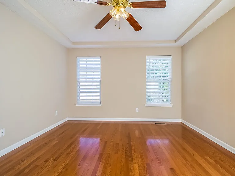 704 Parrish Point — Photo 8