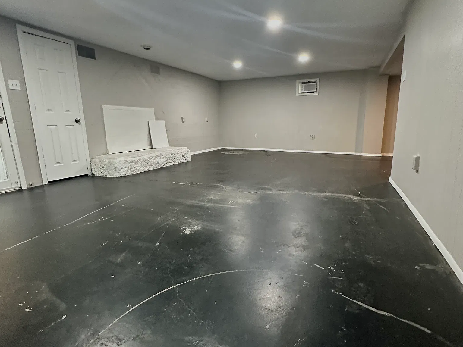 4 bed, 2646 sqft, $2,300 — Photo 3