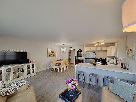 2nd image of 77 Westbury #77-D