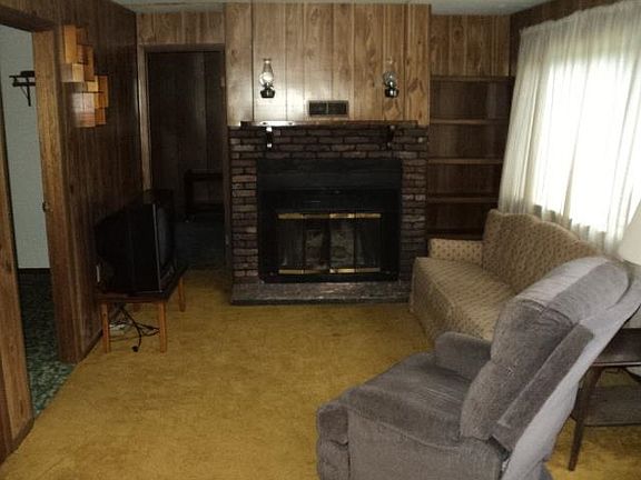 5th image of N13161 16th Ave N