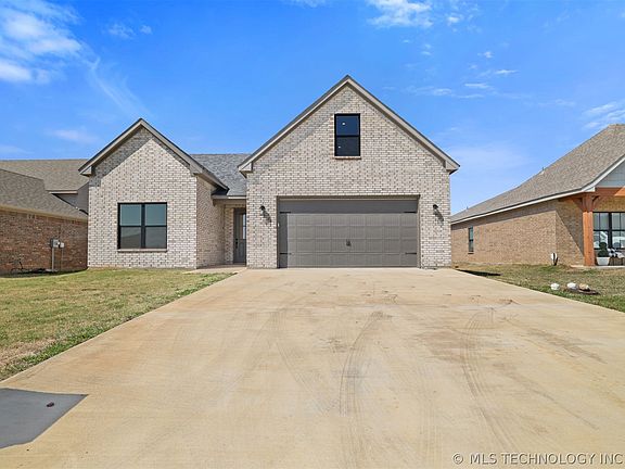 2nd image of 849 Springfield Ct