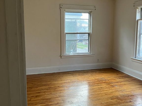 5th image of 126 E Matson Ave