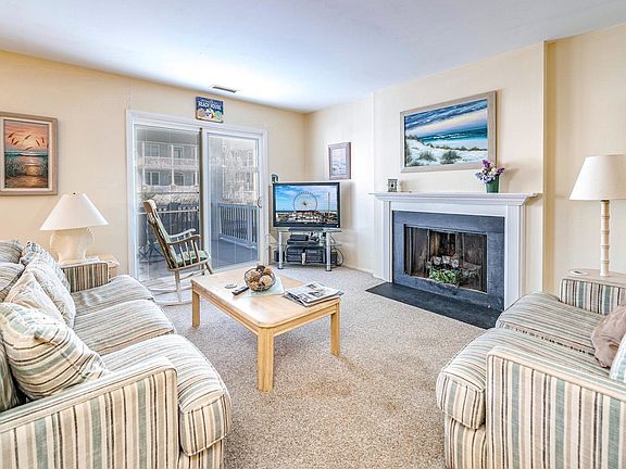 2nd image of 812 Brighton Pl #1
