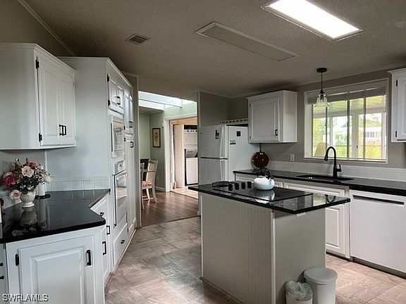 4th image of 14521 Nathan Hale Ln