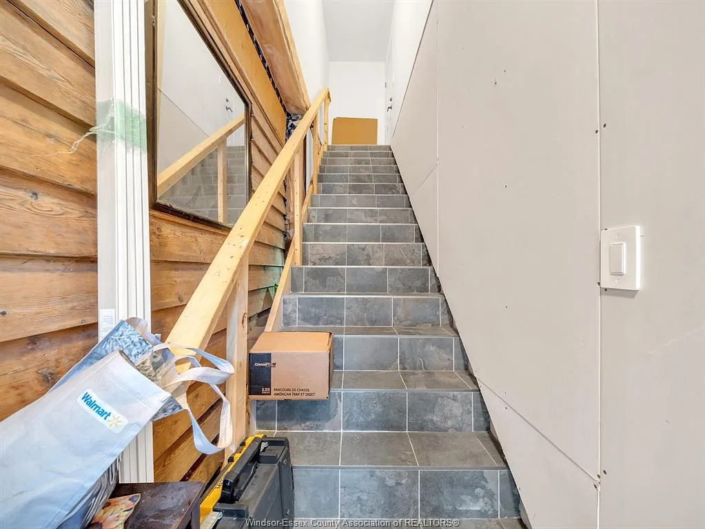 1 bed, 1000 sqft, $1,650 — Photo 2