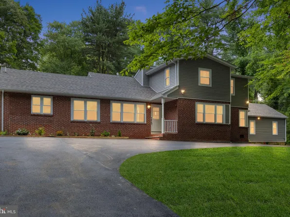 2304 Woods Rd, Wilmington, DE 19808