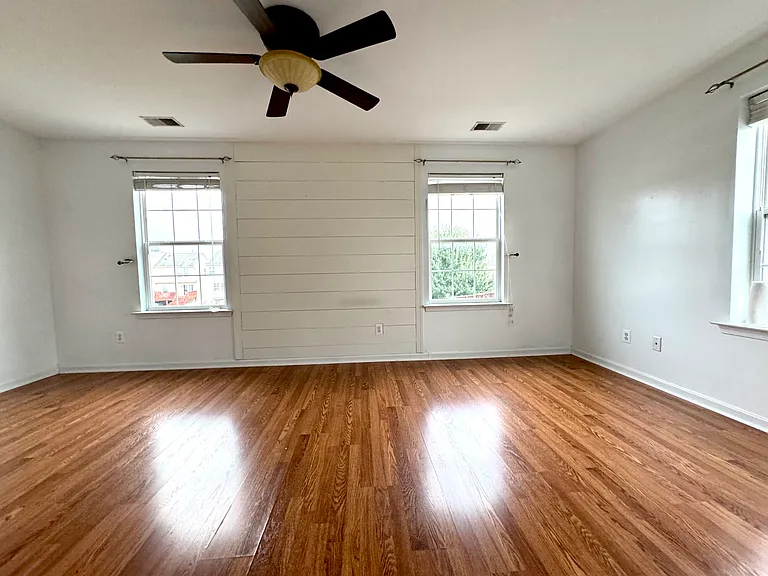 716 Blossom Dr - Owner's Bedroom