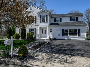 28 Stemler Dr, Cliffwood, NJ 07721