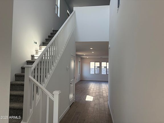 3rd image of 17989 W LUPINE Avenue