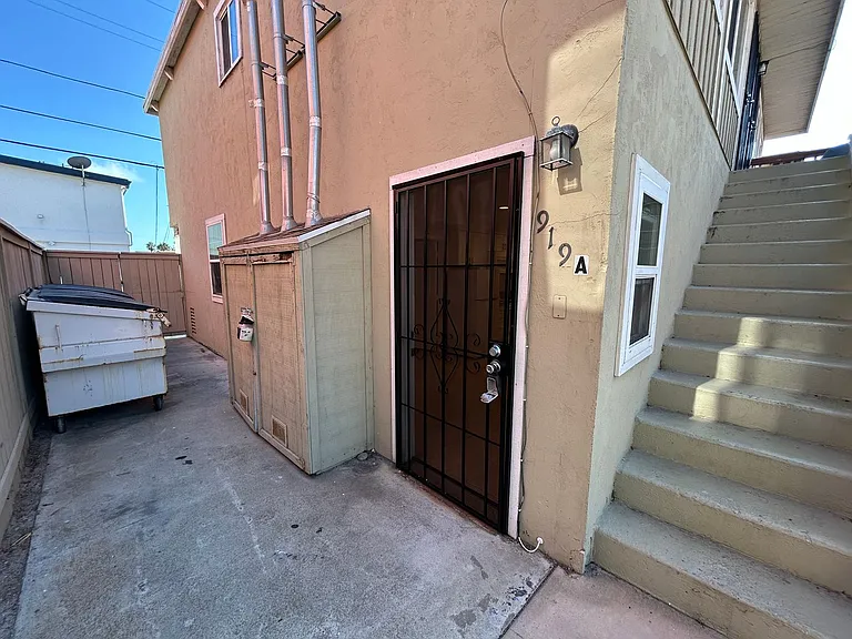 919 Emerald St #A — Photo 6