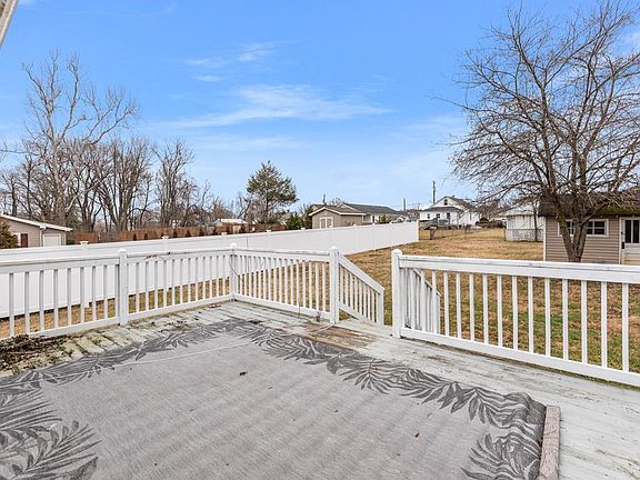2nd image of 40 Mike Mountain Ln