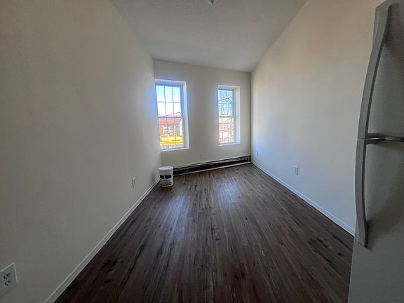 3rd image of 114-35 Farmers Blvd #1A