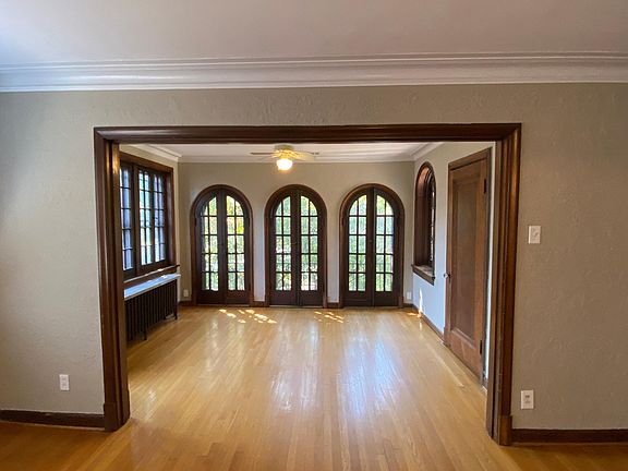 4th image of 7337 Pershing Ave #2E