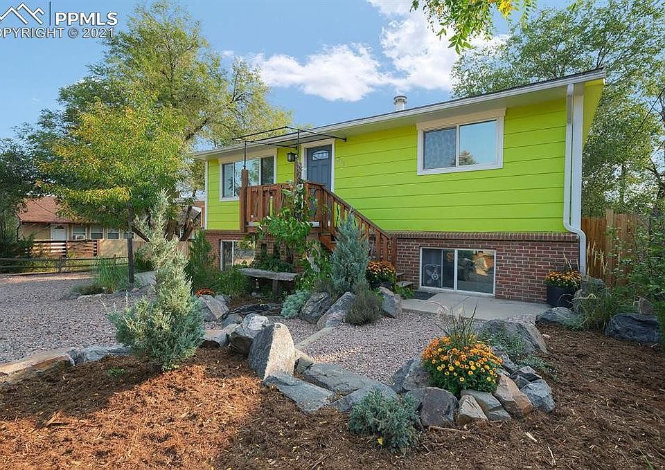 front of duplex and front yard