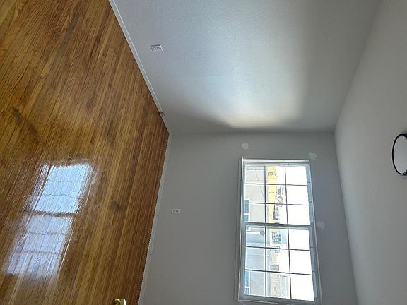 2nd image of 128 Gardiner Ave