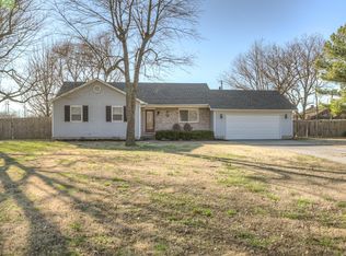 5885 Elm St, Webb City, MO 64870
