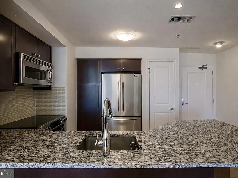 675 President St #2607 — Photo 5