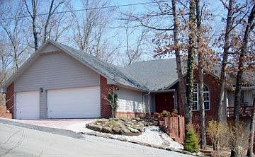 1st image of 19 Wootton Dr
