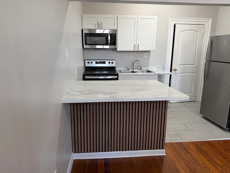 3437 Freret St — Photo 5