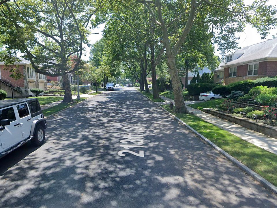 2nd image of 8237 213th St
