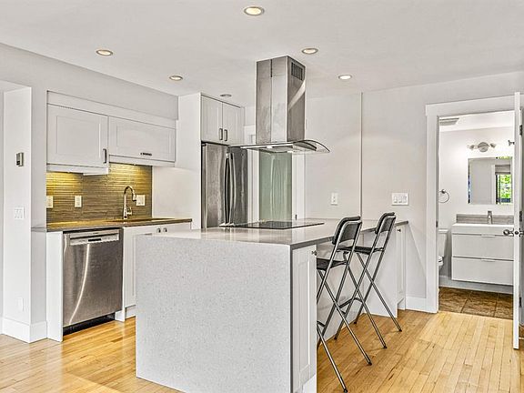 4th image of 436 NW Banff Ave #101