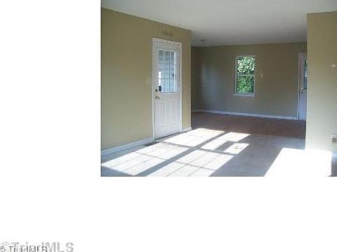 5th image of 918 Llano St