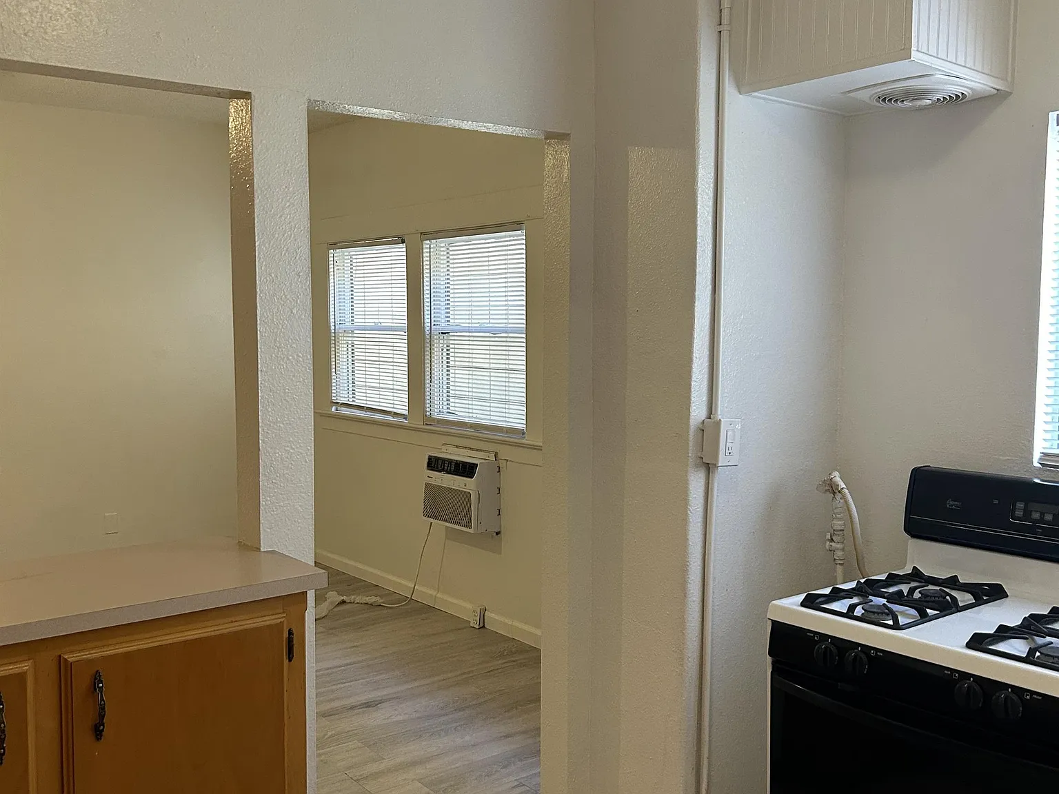 1218 L. Street - B — Photo 4
